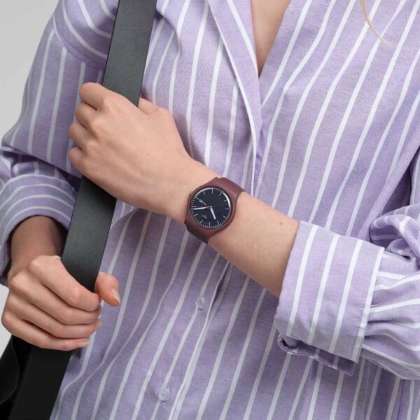 Swatch Essentials Burgundy Berry 41mm - immagine 4